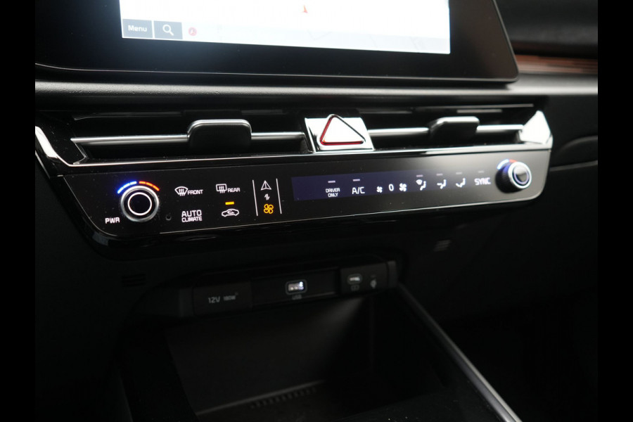 Kia Niro 1.6 GDi DynamicLine PHEV 182pk Dealer O.H. | Trekhaak Afn. | Adaptive Cruise | Camera | Sportstoelen & Stuur Verwarmd | Sfeerverlichting | Keyless | Apple Carplay | Navigatie | DAB | Plug In Hybrid |