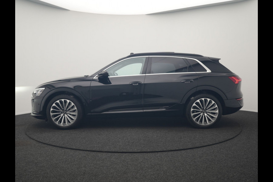 Audi Q8 e-tron 55 Quattro S Edition 114 kWh 408pk Dealer O.H. | Panodak | Luchtvering | Adaptive Cruise | Head Up | Bang & Olufsen | 360 Camera | Lederen Sportstoelen Verwarmd | Matrix LED | Keyless | Apple Carplay | Navigatie | DAB |