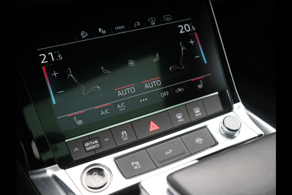 Audi Q8 e-tron 55 Quattro S Edition 114 kWh 408pk Dealer O.H. | Panodak | Luchtvering | Adaptive Cruise | Head Up | Bang & Olufsen | 360 Camera | Lederen Sportstoelen Verwarmd | Matrix LED | Keyless | Apple Carplay | Navigatie | DAB |