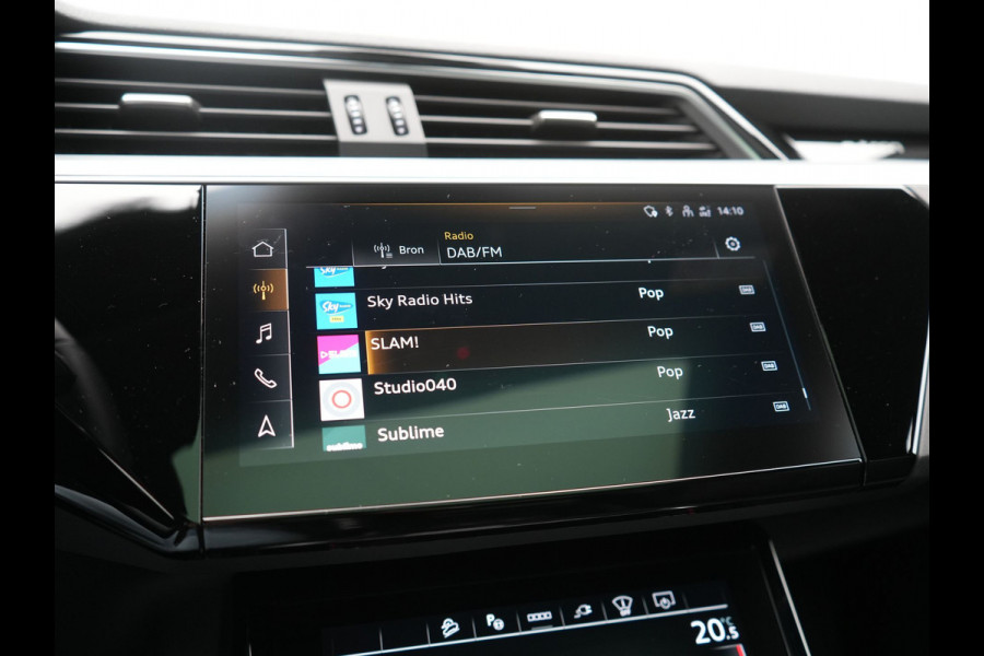 Audi Q8 e-tron 55 Quattro S Edition 114 kWh 408pk Dealer O.H. | Panodak | Luchtvering | Adaptive Cruise | Head Up | Bang & Olufsen | 360 Camera | Lederen Sportstoelen Verwarmd | Matrix LED | Keyless | Apple Carplay | Navigatie | DAB |