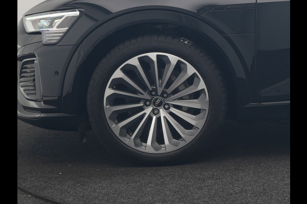 Audi Q8 e-tron 55 Quattro S Edition 114 kWh 408pk Dealer O.H. | Panodak | Luchtvering | Adaptive Cruise | Head Up | Bang & Olufsen | 360 Camera | Lederen Sportstoelen Verwarmd | Matrix LED | Keyless | Apple Carplay | Navigatie | DAB |