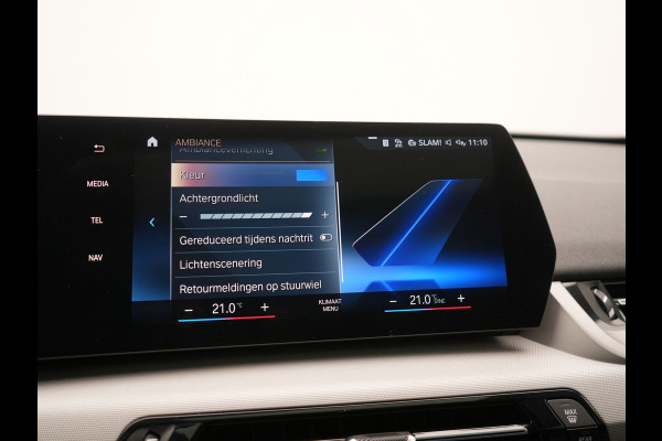 BMW iX1 xDrive30 67 kWh 313pk Dealer O.H. | Trekhaak Af Fabriek | Panodak | Adaptive Cruise | Head Up | 360 Camera | Harman / Kardon | Adaptief Onderstel | Lederen Sportstoelen Massage & Verwarmd | Stuur Verwarmd | Hifi Audio | Keyless | Blis |