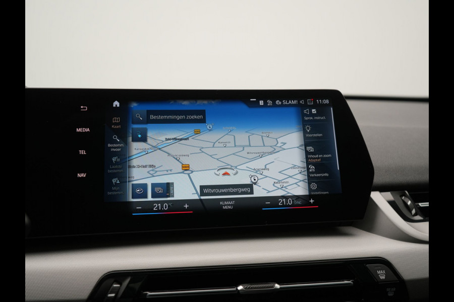BMW iX1 xDrive30 67 kWh 313pk Dealer O.H. | Trekhaak Af Fabriek | Panodak | Adaptive Cruise | Head Up | 360 Camera | Harman / Kardon | Adaptief Onderstel | Lederen Sportstoelen Massage & Verwarmd | Stuur Verwarmd | Hifi Audio | Keyless | Blis |