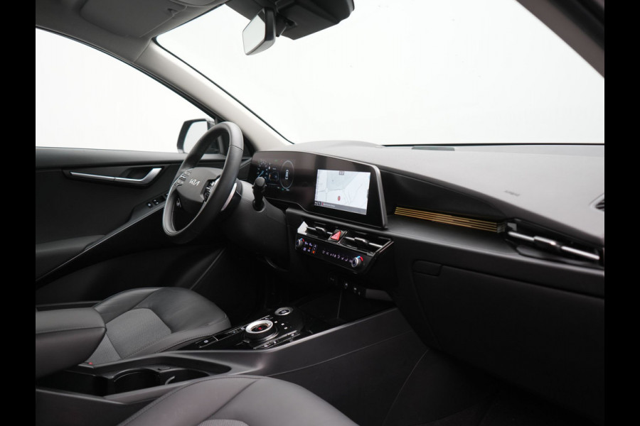 Kia Niro 1.6 GDi DynamicLine PHEV 182pk Dealer O.H. | Trekhaak Afn. | Adaptive Cruise | Camera | Sportstoelen & Stuur Verwarmd | Sfeerverlichting | Keyless | Apple Carplay | Navigatie | DAB | Plug In Hybrid |