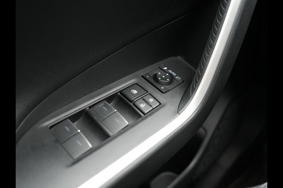 Toyota RAV4 FACELIFT 2.5 Style PHEV 306pk Dealer O.H. | Trekhaak Afn. | Adaptive Cruise | Camera | Apple Carplay | Sportstoelen & Stuur Verwarmd | Keyless | Blis | DAB | 19"L.M | Plug In Hybrid |