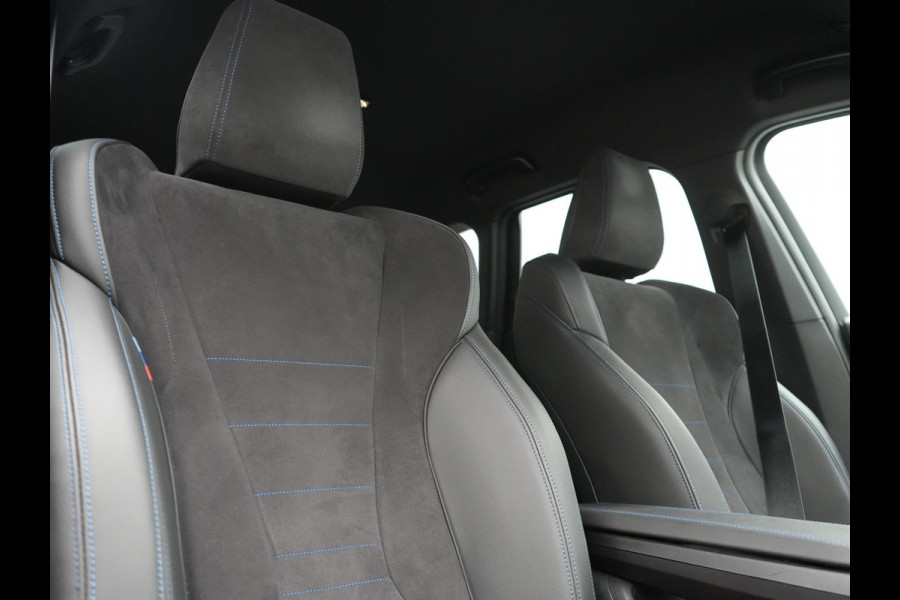 BMW X1 xDrive25e M Sport PHEV 245pk Dealer O.H. | Trekhaak Af Fabriek | Camera | Alcantara Sportstoelen Memory & Verwarmd | Adaptief Onderstel | Keyless | Sfeerverlichting | Adaptive LED | Widescreen Navi | DAB | Plug In Hybrid |