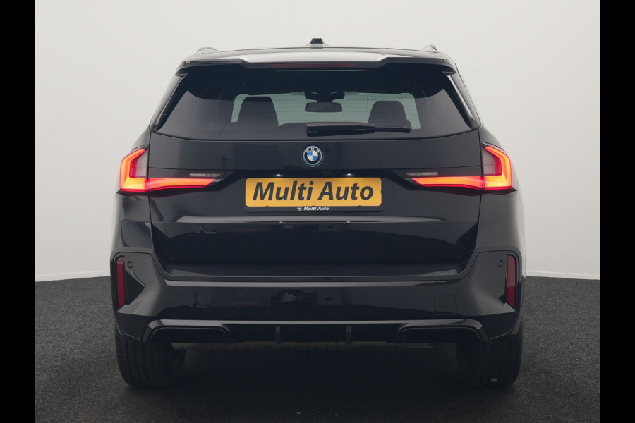BMW X1 xDrive25e M Sport PHEV 245pk Dealer O.H. | Trekhaak Af Fabriek | Camera | Alcantara Sportstoelen Memory & Verwarmd | Adaptief Onderstel | Keyless | Sfeerverlichting | Adaptive LED | Widescreen Navi | DAB | Plug In Hybrid |