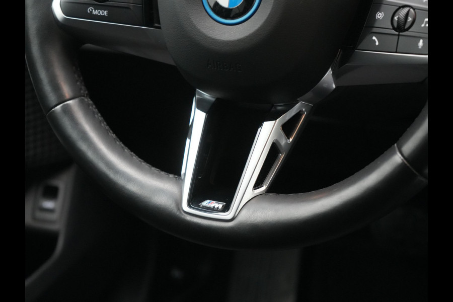 BMW X1 xDrive25e M Sport PHEV 245pk Dealer O.H. | Trekhaak Af Fabriek | Camera | Alcantara Sportstoelen Memory & Verwarmd | Adaptief Onderstel | Keyless | Sfeerverlichting | Adaptive LED | Widescreen Navi | DAB | Plug In Hybrid |