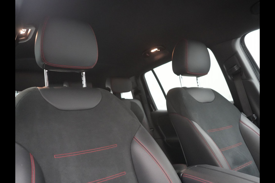 Mercedes-Benz EQB 300 4MATIC AMG Line 69,7 kWh 228pk Dealer O.H. | Trekhaak Af Fabriek | Camera | MBUX Widescreen Navi | Alcantara Sportstoelen Verwarmd | Sfeerverlichting | Night Pakket | Cruise Control | Virtual | DAB |