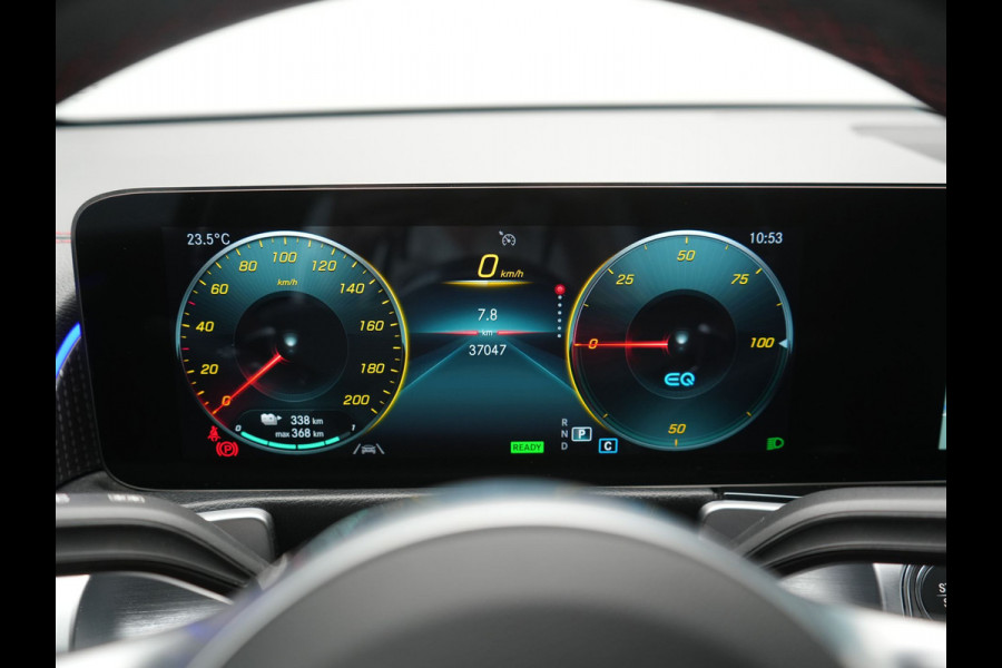 Mercedes-Benz EQB 300 4MATIC AMG Line 69,7 kWh 228pk Dealer O.H. | Trekhaak Af Fabriek | Camera | MBUX Widescreen Navi | Alcantara Sportstoelen Verwarmd | Sfeerverlichting | Night Pakket | Cruise Control | Virtual | DAB |