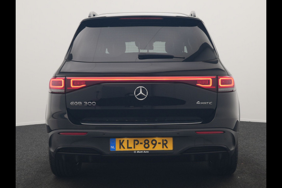 Mercedes-Benz EQB 300 4MATIC AMG Line 69,7 kWh 228pk Dealer O.H. | Trekhaak Af Fabriek | Camera | MBUX Widescreen Navi | Alcantara Sportstoelen Verwarmd | Sfeerverlichting | Night Pakket | Cruise Control | Virtual | DAB |