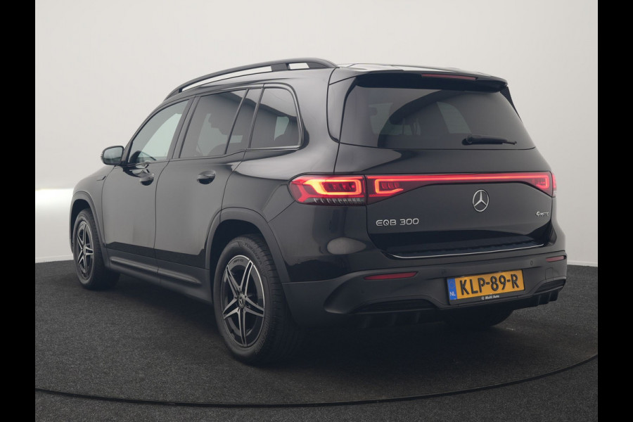 Mercedes-Benz EQB 300 4MATIC AMG Line 69,7 kWh 228pk Dealer O.H. | Trekhaak Af Fabriek | Camera | MBUX Widescreen Navi | Alcantara Sportstoelen Verwarmd | Sfeerverlichting | Night Pakket | Cruise Control | Virtual | DAB |