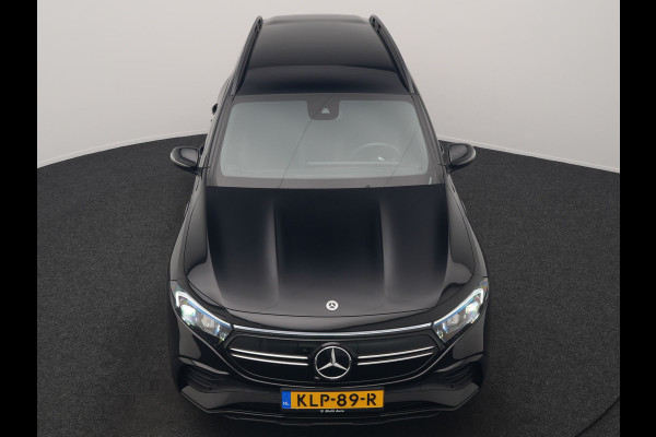 Mercedes-Benz EQB 300 4MATIC AMG Line 69,7 kWh 228pk Dealer O.H. | Trekhaak Af Fabriek | Camera | MBUX Widescreen Navi | Alcantara Sportstoelen Verwarmd | Sfeerverlichting | Night Pakket | Cruise Control | Virtual | DAB |