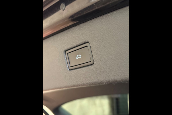 Volkswagen Tiguan 1.5 TSI Elegance | R line | Pano | Trekhaak | Stoel/Stuurverwarming | Carplay | Led