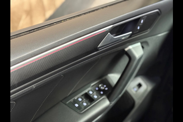 Volkswagen Tiguan 1.5 TSI Elegance | R line | Pano | Trekhaak | Stoel/Stuurverwarming | Carplay | Led