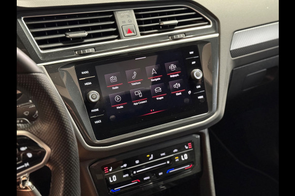 Volkswagen Tiguan 1.5 TSI Elegance | R line | Pano | Trekhaak | Stoel/Stuurverwarming | Carplay | Led