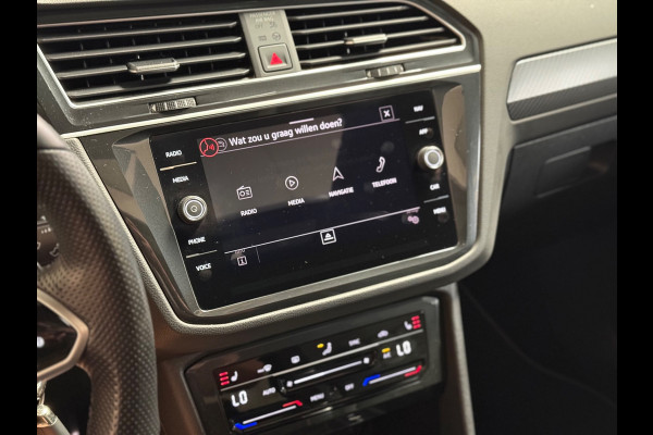 Volkswagen Tiguan 1.5 TSI Elegance | R line | Pano | Trekhaak | Stoel/Stuurverwarming | Carplay | Led