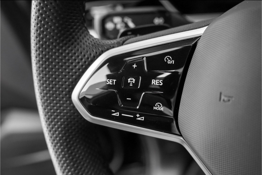Volkswagen Touareg 3.0 TSi eHybrid 4MOTION R Facelift Black Style Pano Nachtzicht