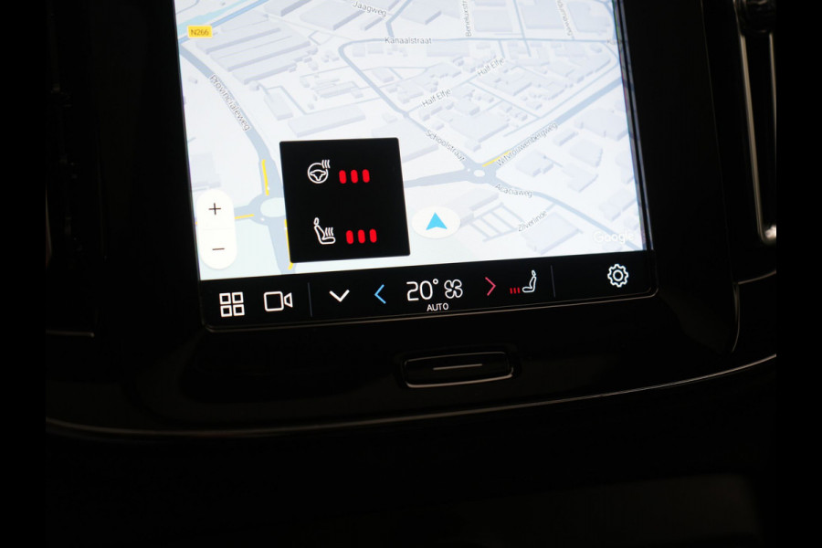 Volvo C40 Plus Recharge Pure Electric 69 kWh 231pk Dealer O.H. | Trekhaak Af Fabriek | Panodak | Adaptive Cruise | Camera | Alcantara Sportstoelen & Stuur Verwarmd | Keyless | Blis | Google Assistent | Apple Carplay | DAB |