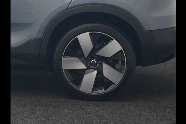Volvo C40 Plus Recharge Pure Electric 69 kWh 231pk Dealer O.H. | Trekhaak Af Fabriek | Panodak | Adaptive Cruise | Camera | Alcantara Sportstoelen & Stuur Verwarmd | Keyless | Blis | Google Assistent | Apple Carplay | DAB |