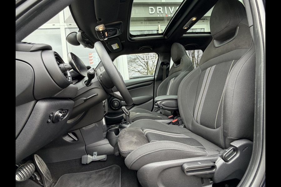 MINI 5-deurs 1.5 Cooper Dalston Edition JCW|Pano|H/K|Enigmatic Black