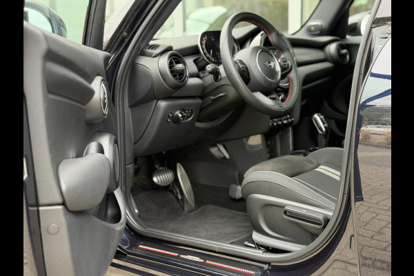 MINI 5-deurs 1.5 Cooper Dalston Edition JCW|Pano|H/K|Enigmatic Black
