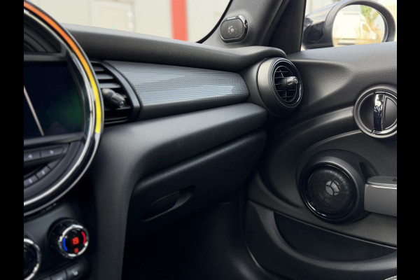 MINI 5-deurs 1.5 Cooper Dalston Edition JCW|Pano|H/K|Enigmatic Black