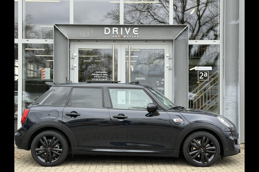 MINI 5-deurs 1.5 Cooper Dalston Edition JCW|Pano|H/K|Enigmatic Black
