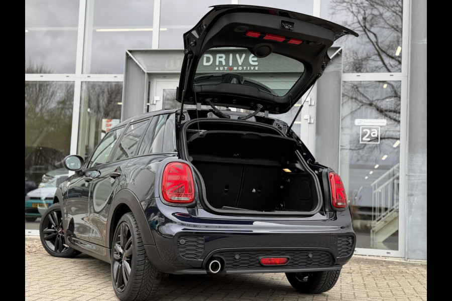 MINI 5-deurs 1.5 Cooper Dalston Edition JCW|Pano|H/K|Enigmatic Black