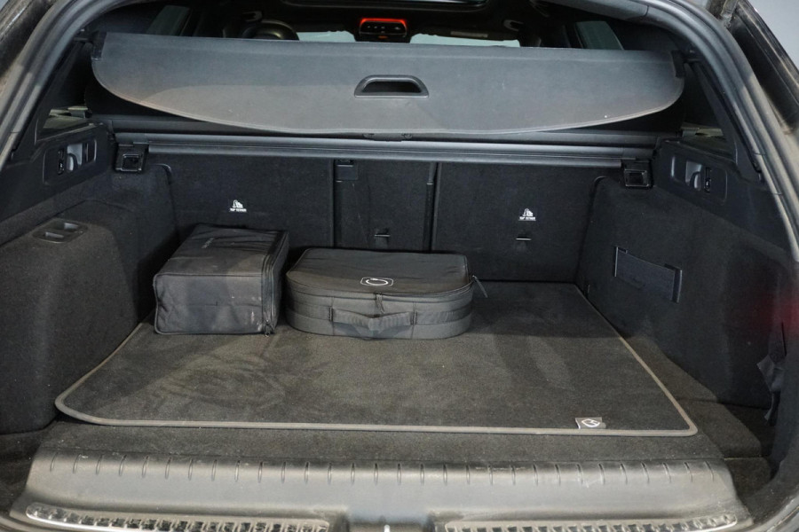 Mercedes-Benz C-Klasse Estate 300 e AMG Line *NL AUTO*  PANO / TREKHAAK / LEDER / SFEERVERLICHTING