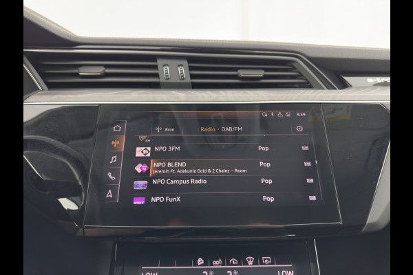 Audi e-tron 55 Quattro Advanced 95 kWh [ 3-Fase-11kW ] {SoH-91%} (INCL-BTW) *PANO | LEATHER | BANG&OLUFSEN | VIRTUAL-MIRRORS | HEAD-UP |  ADAPTIVE-CRUISE | FULL-LED | DIGI-COCKPIT | KEYLESS | MEMORY-PACK | TOPVIEW | HEATED-SPORTSEATS |  22''ALU*