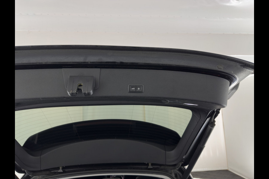 Audi e-tron 55 Quattro Advanced 95 kWh [ 3-Fase-11kW ] {SoH-91%} (INCL-BTW) *PANO | LEATHER | BANG&OLUFSEN | VIRTUAL-MIRRORS | HEAD-UP |  ADAPTIVE-CRUISE | FULL-LED | DIGI-COCKPIT | KEYLESS | MEMORY-PACK | TOPVIEW | HEATED-SPORTSEATS |  22''ALU*