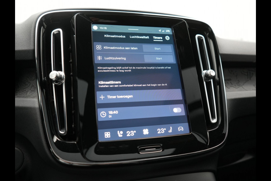 Volvo XC40 Single Motor Extended Range Ultimate 82 kWh 252pk Dealer O.H. | Panodak | Adaptive Cruise | 360 Camera | Harman / Kardon | Warmtepomp | Sportstoelen Memory & Verwarmd | Google Assistent | Keyless | Blis | Stuur Verwarmd | Apple Carplay | DAB | 19"L.M |