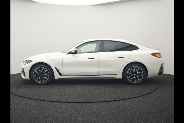 BMW i4 eDrive35 M Sport PRO 70 kWh 286pk Dealer O.H | Trekhaak Af Fabriek | Adaptive Cruise | 360 Camera | Adaptive Onderstel |  Alcantara Sportstoelen Verwarmd | Widescreen Navi | Apple Carplay | Virtual | DAB | 18" L.M |