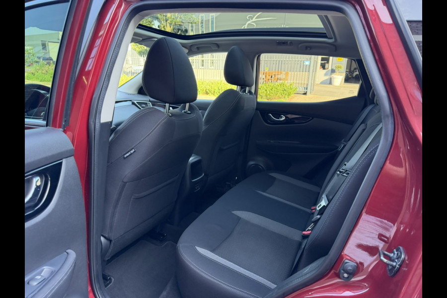 Nissan QASHQAI 1.3 DIG-T / 140 PK / Trekhaak / Panoramadak / Apple CarPlay-Andorid / 4 NIEUWE MICHELIN / NAVI + Camera / 1e Eigena
