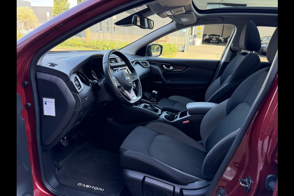 Nissan QASHQAI 1.3 DIG-T / 140 PK / Trekhaak / Panoramadak / Apple CarPlay-Andorid / 4 NIEUWE MICHELIN / NAVI + Camera / 1e Eigena