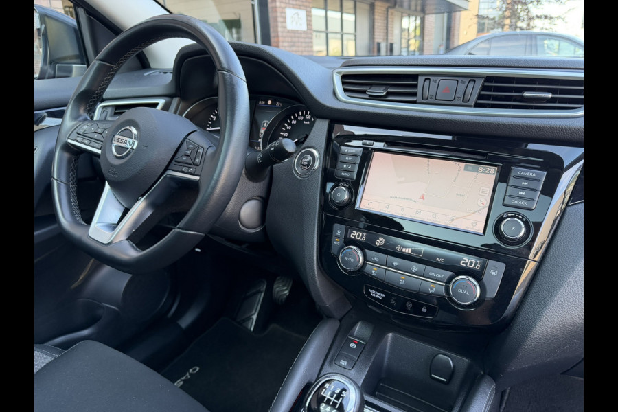 Nissan QASHQAI 1.3 DIG-T / 140 PK / Trekhaak / Panoramadak / Apple CarPlay-Andorid / 4 NIEUWE MICHELIN / NAVI + Camera / 1e Eigena