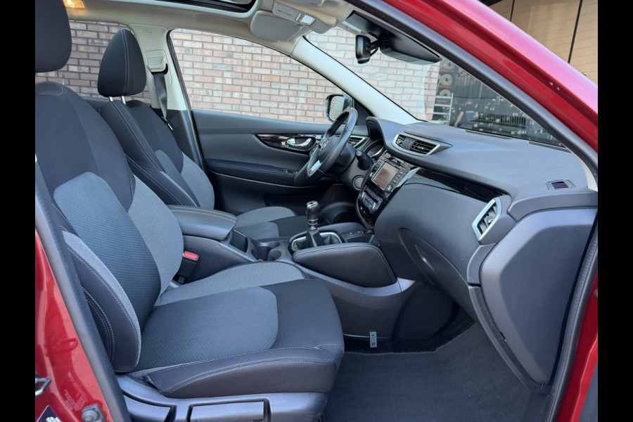 Nissan QASHQAI 1.3 DIG-T / 140 PK / Trekhaak / Panoramadak / Apple CarPlay-Andorid / 4 NIEUWE MICHELIN / NAVI + Camera / 1e Eigena