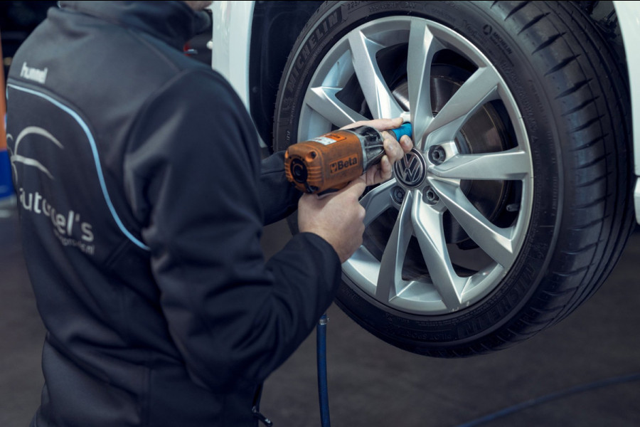 Nissan QASHQAI 1.3 DIG-T / 140 PK / Trekhaak / Panoramadak / Apple CarPlay-Andorid / 4 NIEUWE MICHELIN / NAVI + Camera / 1e Eigena