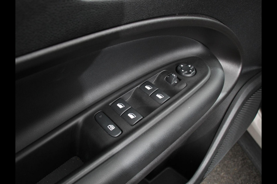 Jeep Avenger 1.2 e-Hybrid Altitude Automaat Climate control Adaptieve cruise control Led Achteruitrijcamera Parkeersensoren achter Lichtmetalen velgen Apple Carplay/ Android Auto