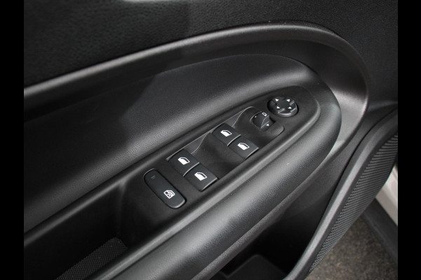 Jeep Avenger 1.2 e-Hybrid Altitude Automaat Climate control Adaptieve cruise control Led Achteruitrijcamera Parkeersensoren achter Lichtmetalen velgen Apple Carplay/ Android Auto