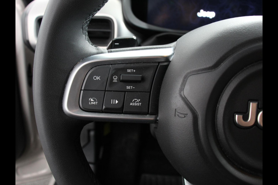 Jeep Avenger 1.2 e-Hybrid Altitude Automaat Climate control Adaptieve cruise control Led Achteruitrijcamera Parkeersensoren achter Lichtmetalen velgen Apple Carplay/ Android Auto