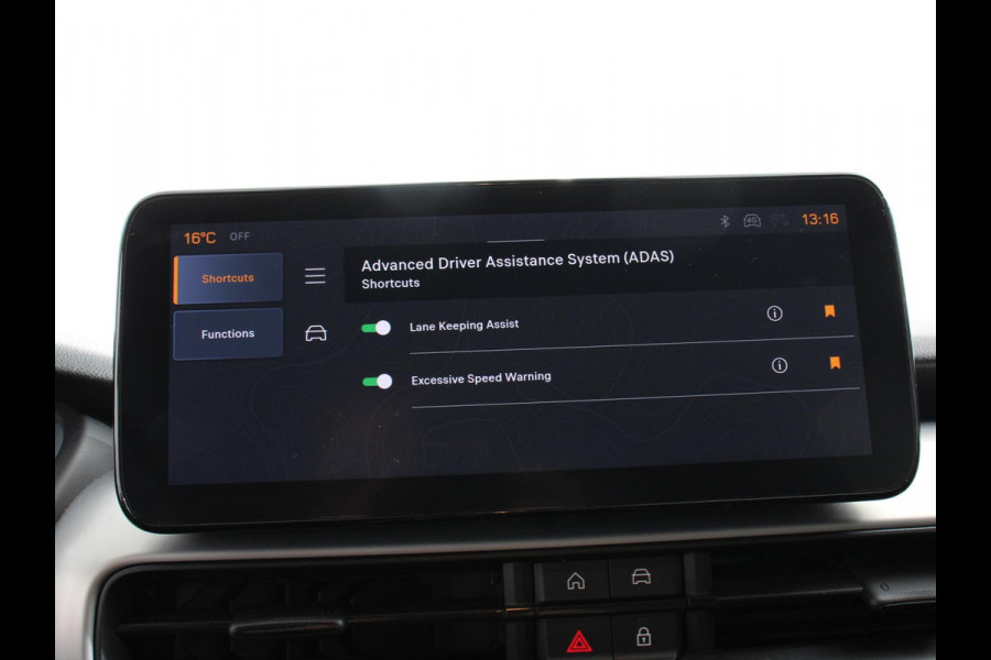 Jeep Avenger 1.2 e-Hybrid Altitude Automaat Climate control Adaptieve cruise control Led Achteruitrijcamera Parkeersensoren achter Lichtmetalen velgen Apple Carplay/ Android Auto