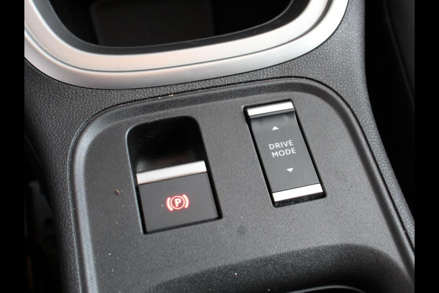 Jeep Avenger 1.2 e-Hybrid Altitude Automaat Climate control Adaptieve cruise control Led Achteruitrijcamera Parkeersensoren achter Lichtmetalen velgen Apple Carplay/ Android Auto