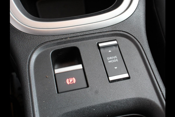 Jeep Avenger 1.2 e-Hybrid Altitude Automaat Climate control Adaptieve cruise control Led Achteruitrijcamera Parkeersensoren achter Lichtmetalen velgen Apple Carplay/ Android Auto