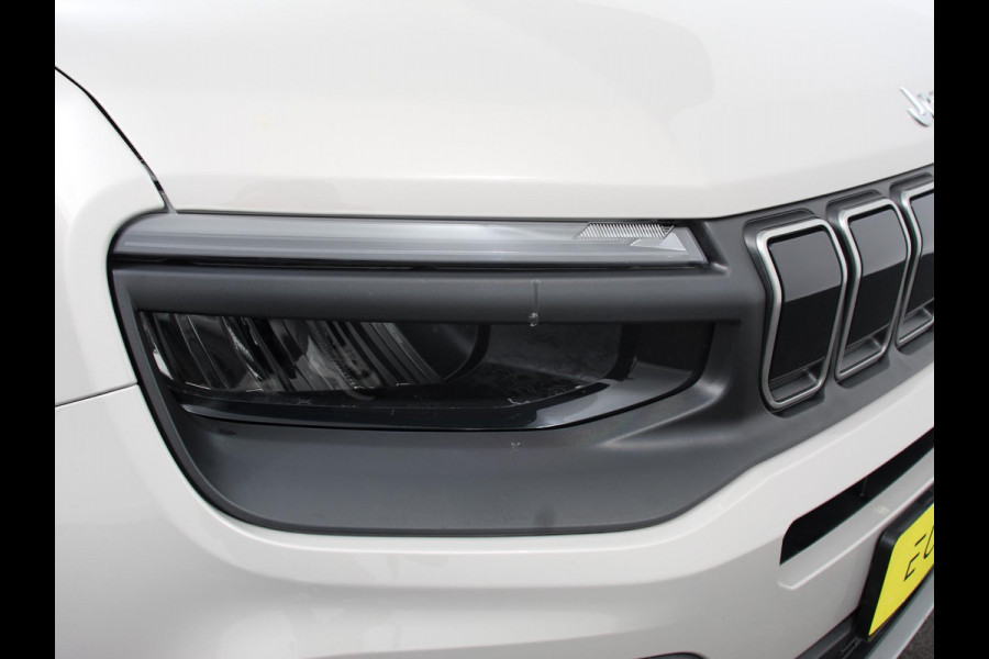 Jeep Avenger 1.2 e-Hybrid Altitude Automaat Climate control Adaptieve cruise control Led Achteruitrijcamera Parkeersensoren achter Lichtmetalen velgen Apple Carplay/ Android Auto