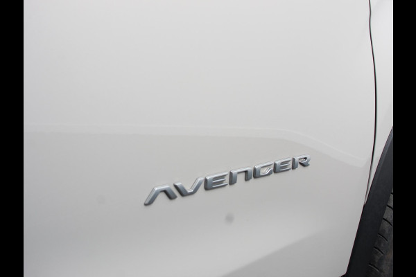 Jeep Avenger 1.2 e-Hybrid Altitude Automaat Climate control Adaptieve cruise control Led Achteruitrijcamera Parkeersensoren achter Lichtmetalen velgen Apple Carplay/ Android Auto