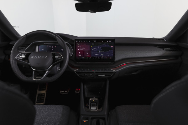 Škoda Octavia Combi 1.5 TSI MHEV 150 PK Sportline Business | S/K-Panodak | Elek. Trekhaak | Matrix Led | Adapt. Cruise | Winterpakket | 13 inch Navi | Camera | NAV + App. Connect | ECC | Elek. Klep | LM 18" | 5062