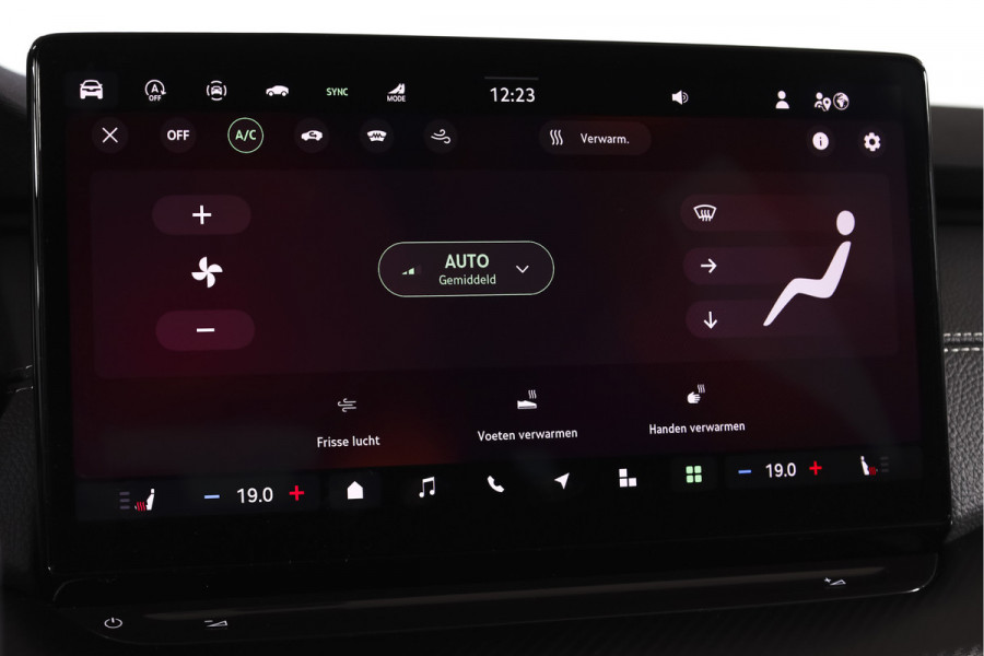 Škoda Octavia Combi 1.5 TSI MHEV 150 PK Sportline Business | S/K-Panodak | Elek. Trekhaak | Matrix Led | Adapt. Cruise | Winterpakket | 13 inch Navi | Camera | NAV + App. Connect | ECC | Elek. Klep | LM 18" | 5062