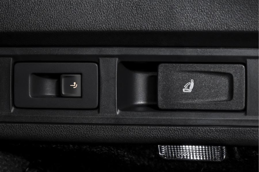 Škoda Octavia Combi 1.5 TSI MHEV 150 PK Sportline Business | S/K-Panodak | Elek. Trekhaak | Matrix Led | Adapt. Cruise | Winterpakket | 13 inch Navi | Camera | NAV + App. Connect | ECC | Elek. Klep | LM 18" | 5062